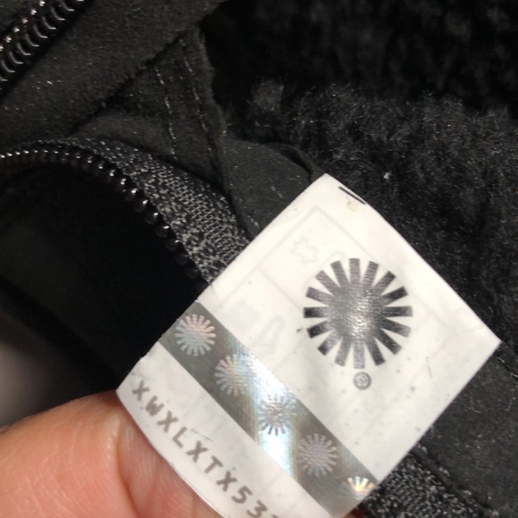 UGG (EU41) Uggs Pure wool booties - Picture 7 of 11